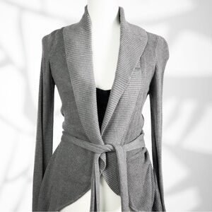 LIMITED EDITION Lululemon Sport Cardi Size 6 in Grey – Excellent Condition